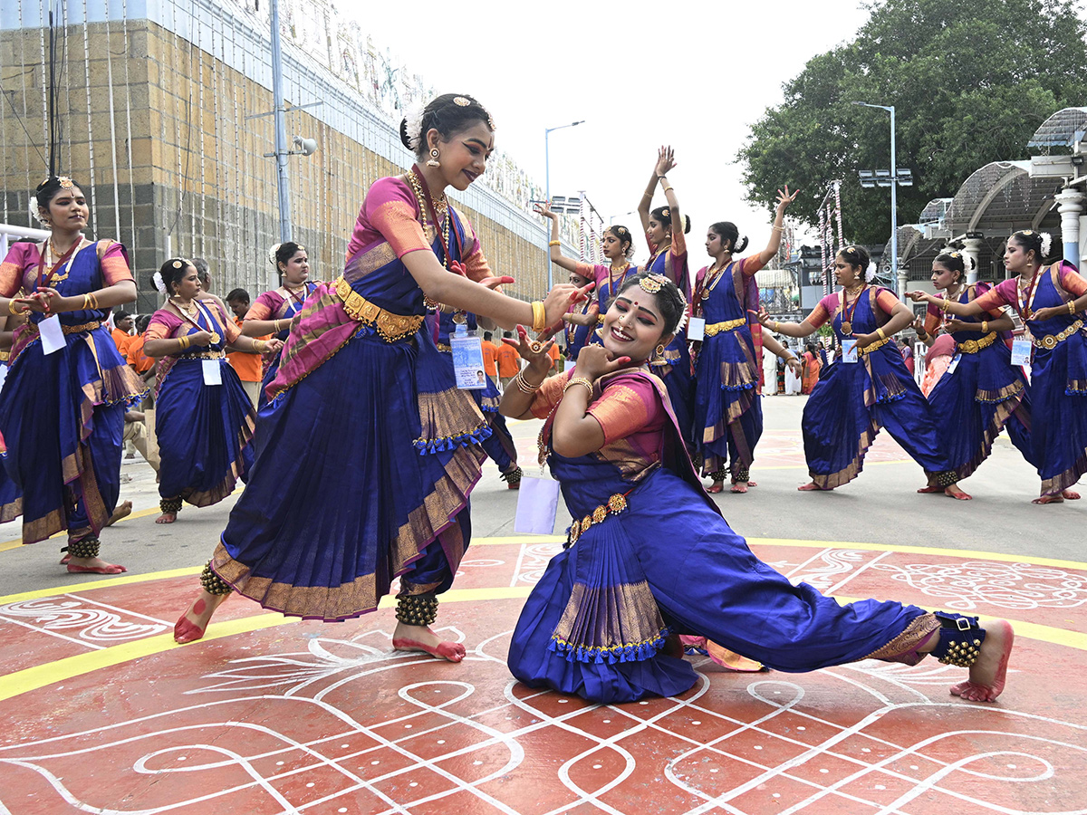 Tirumala Brahmotsavam Devotees on Surya Prabha Vahanam20