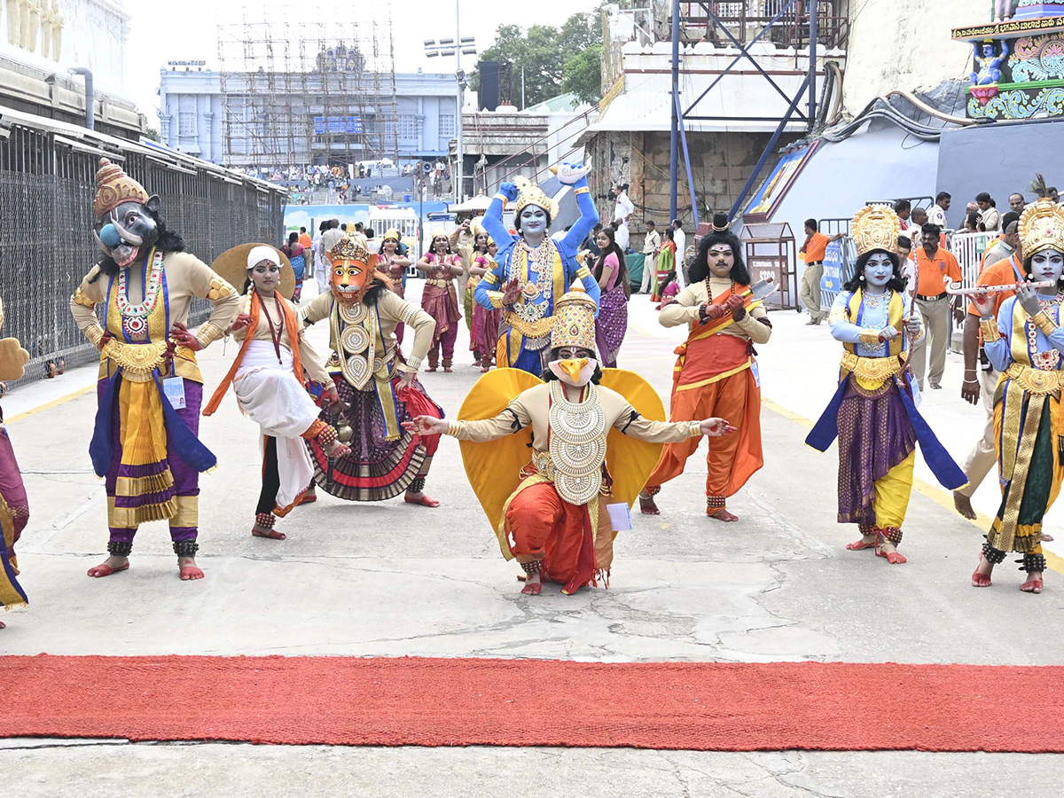 Tirumala Brahmotsavam Devotees on Surya Prabha Vahanam25