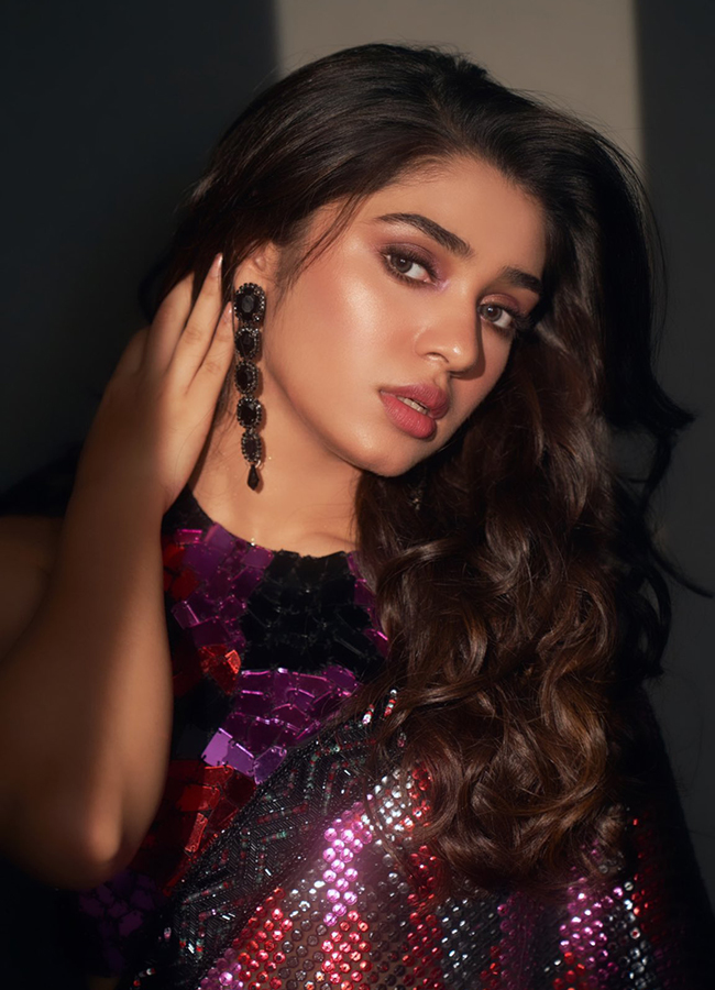 Actress Krithi Shetty Birthday Special Photos Viral20