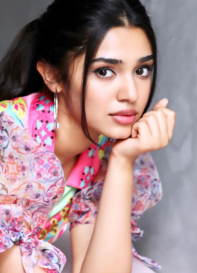 Actress Krithi Shetty Birthday Special Photos Viral26