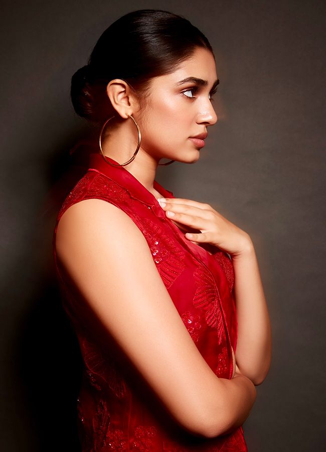 Actress Krithi Shetty Birthday Special Photos Viral28