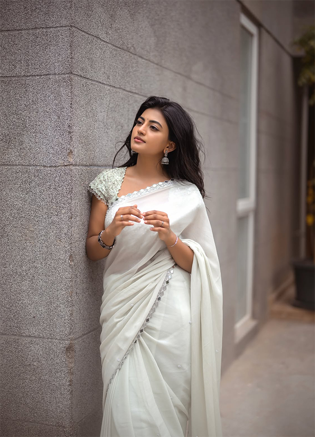 Actress Anandhi Latest Photos Viral10