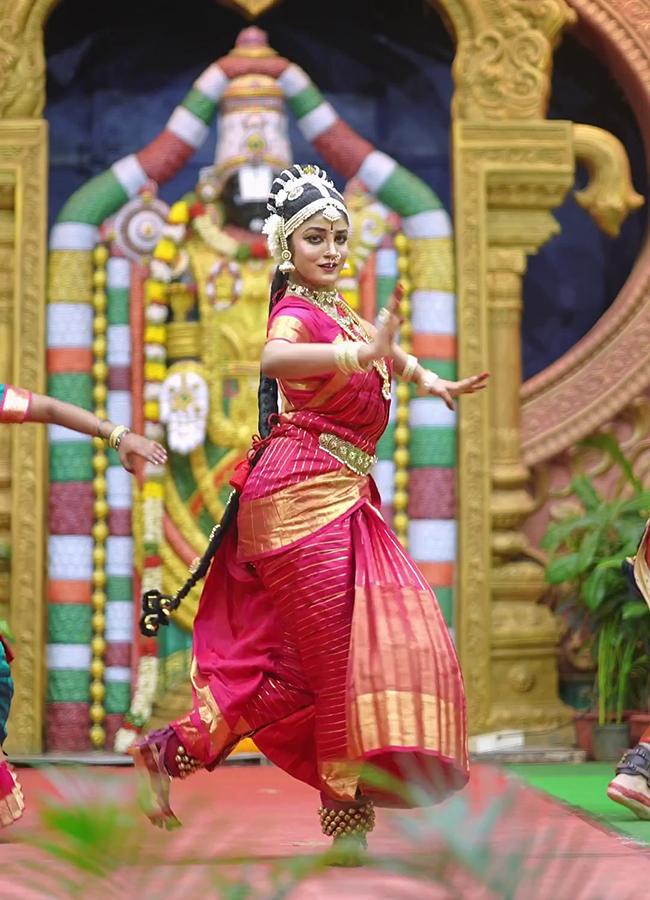 Dimple Hayathi Kuchipudi Dance At TTD Brahmotsavam HD Photos10