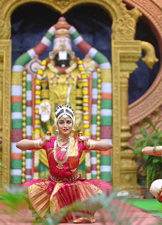 Dimple Hayathi Kuchipudi Dance At TTD Brahmotsavam HD Photos13