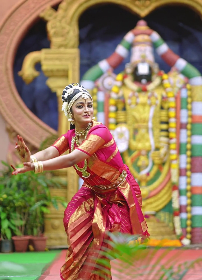 Dimple Hayathi Kuchipudi Dance At TTD Brahmotsavam HD Photos15