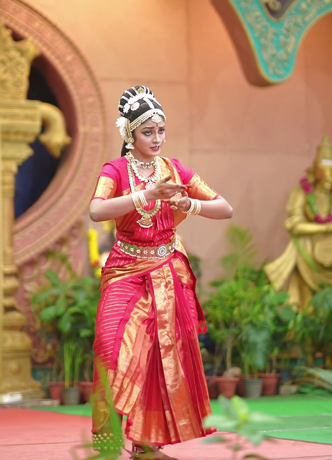 Dimple Hayathi Kuchipudi Dance At TTD Brahmotsavam HD Photos19