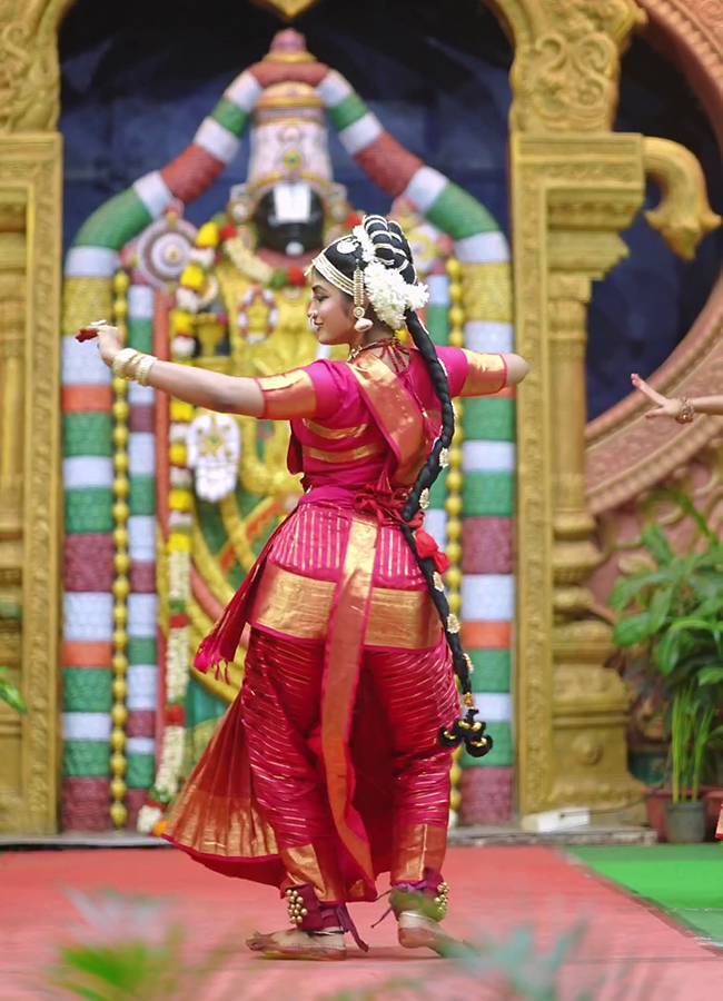 Dimple Hayathi Kuchipudi Dance At TTD Brahmotsavam HD Photos9