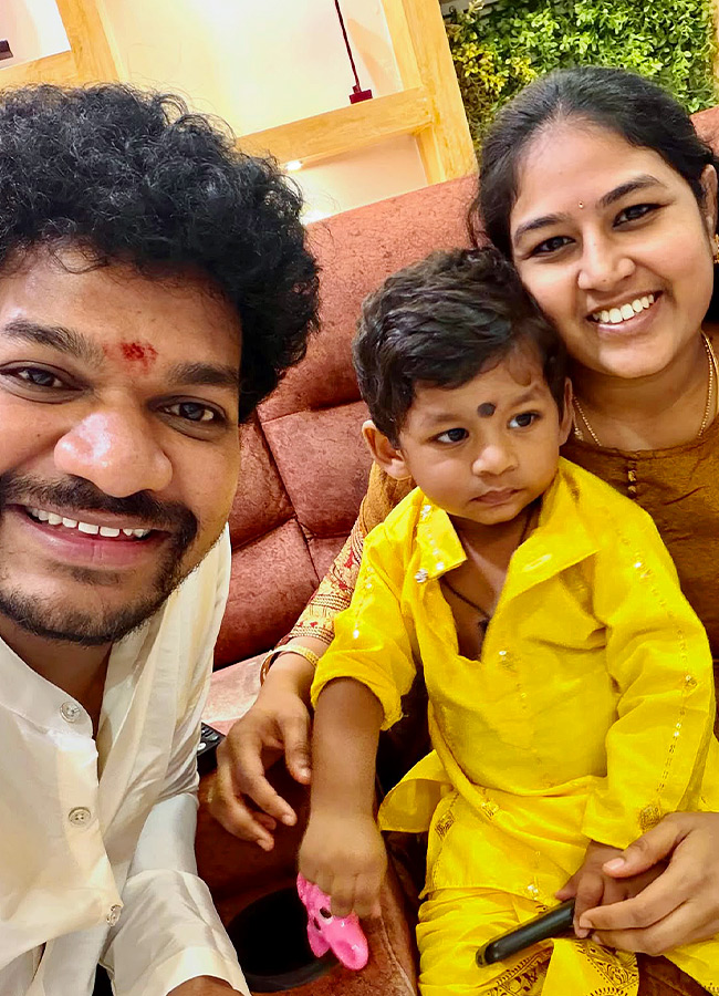Jabardasth Comedian Mukku Avinash with His Family Photos3