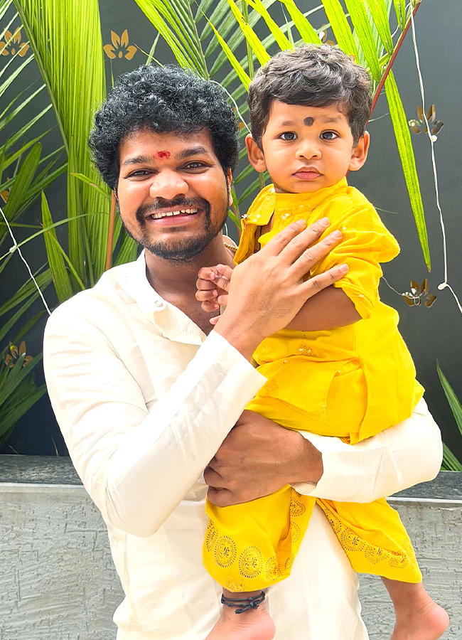 Jabardasth Comedian Mukku Avinash with His Family Photos5