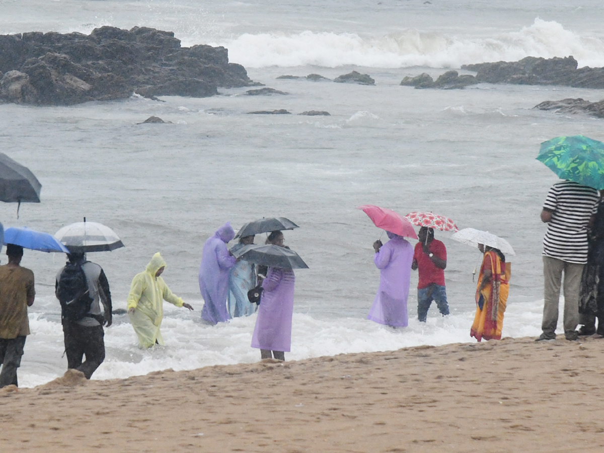 Heavy rainfall in Andhra Pradesh: Photos13