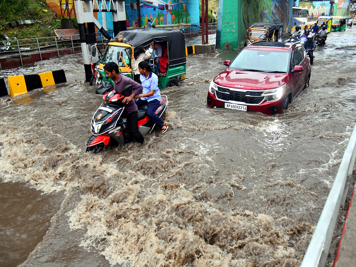 Heavy rainfall in Andhra Pradesh: Photos4