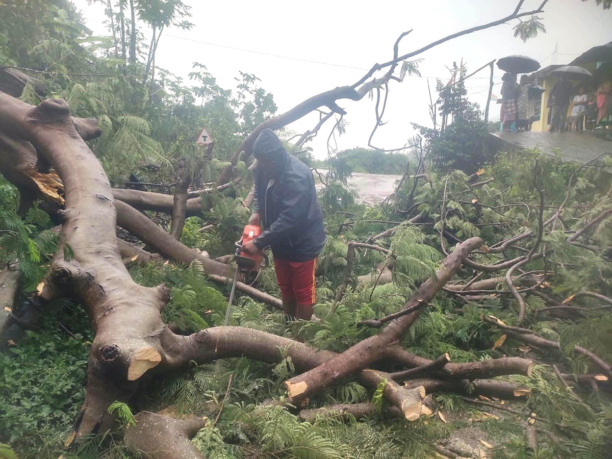 AP Weather : Uttarandhra Heavy Rains Updates9