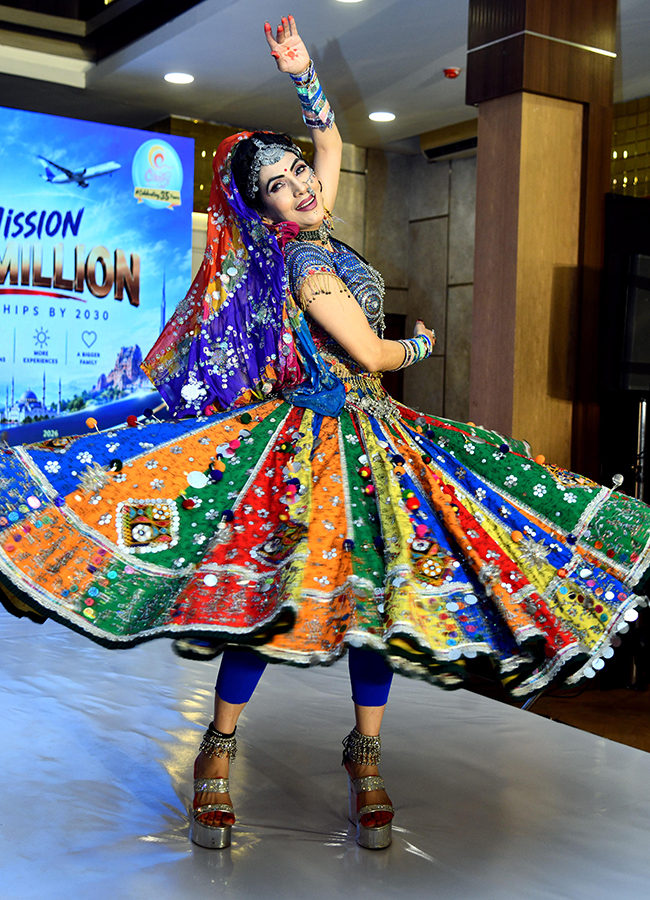 Country Club Unveils Navratri Bash 2026 Photos7