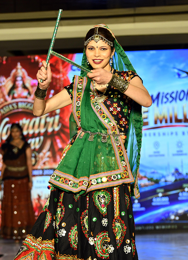 Country Club Unveils Navratri Bash 2026 Photos8