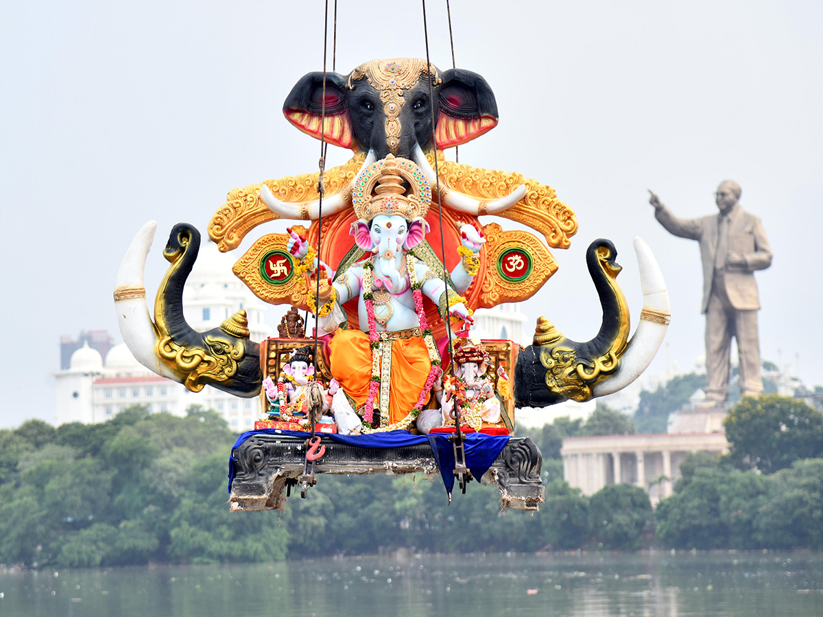 Grand Ganesh immersion celebrations on Necklace Road Hyderabad10