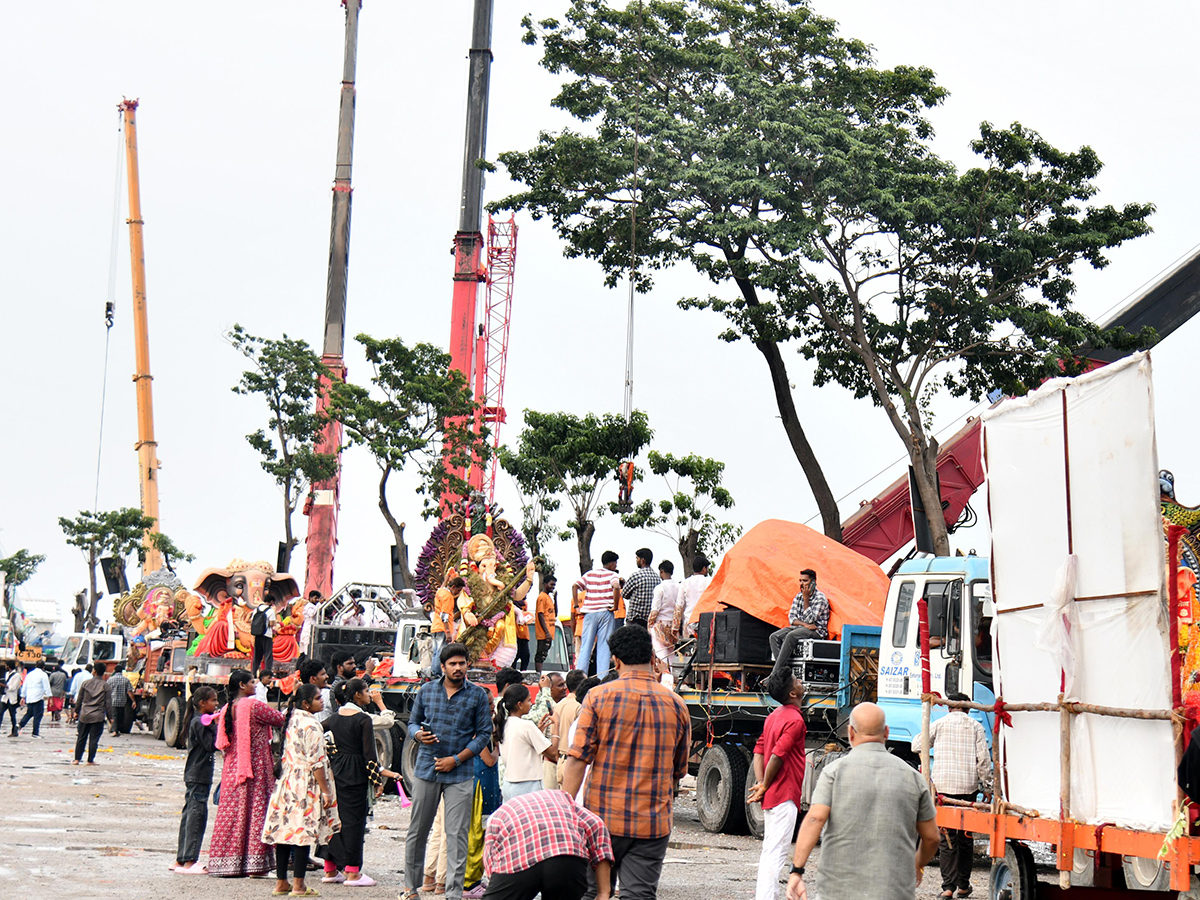 Grand Ganesh immersion celebrations on Necklace Road Hyderabad12
