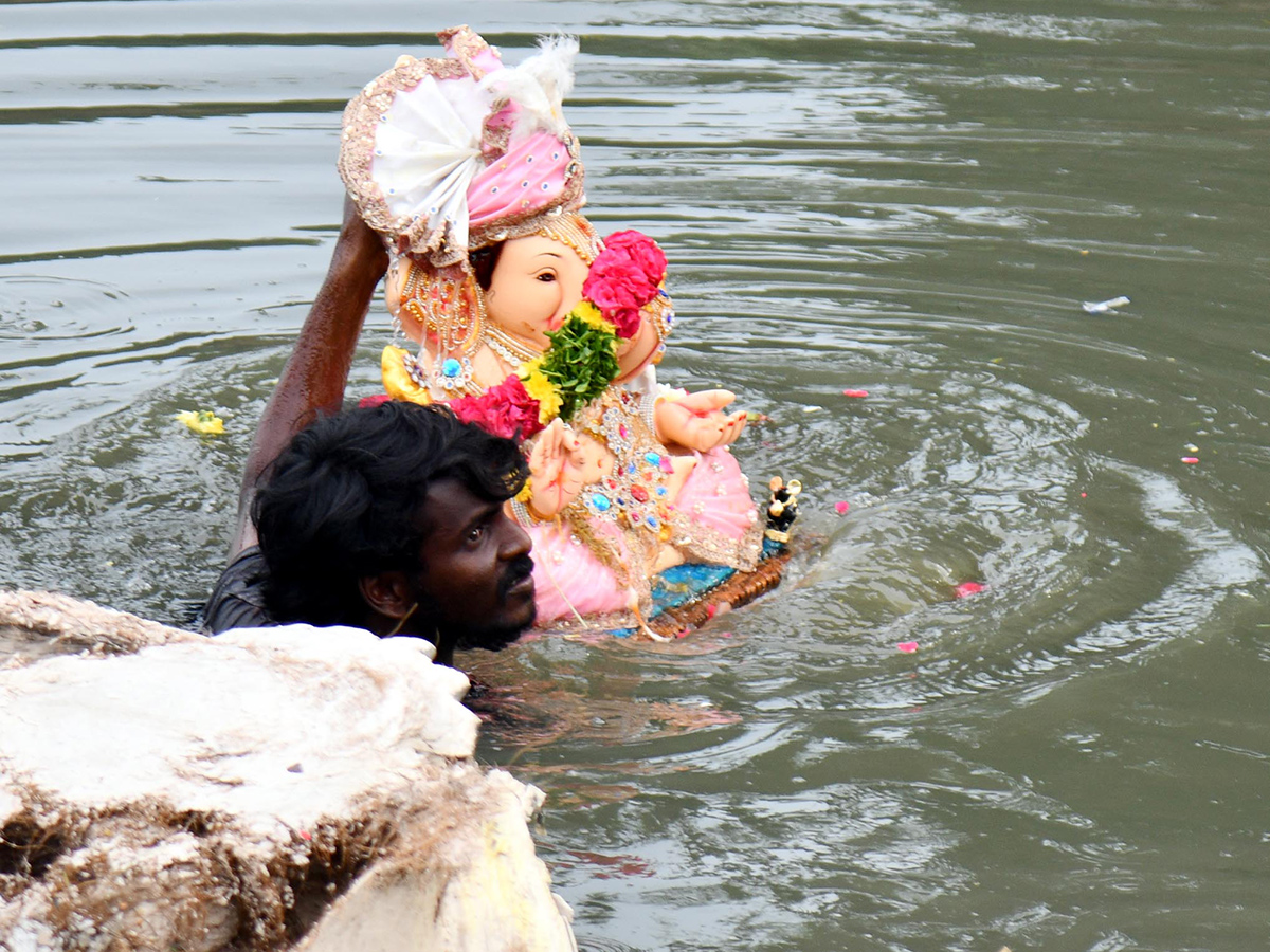 Grand Ganesh immersion celebrations on Necklace Road Hyderabad17