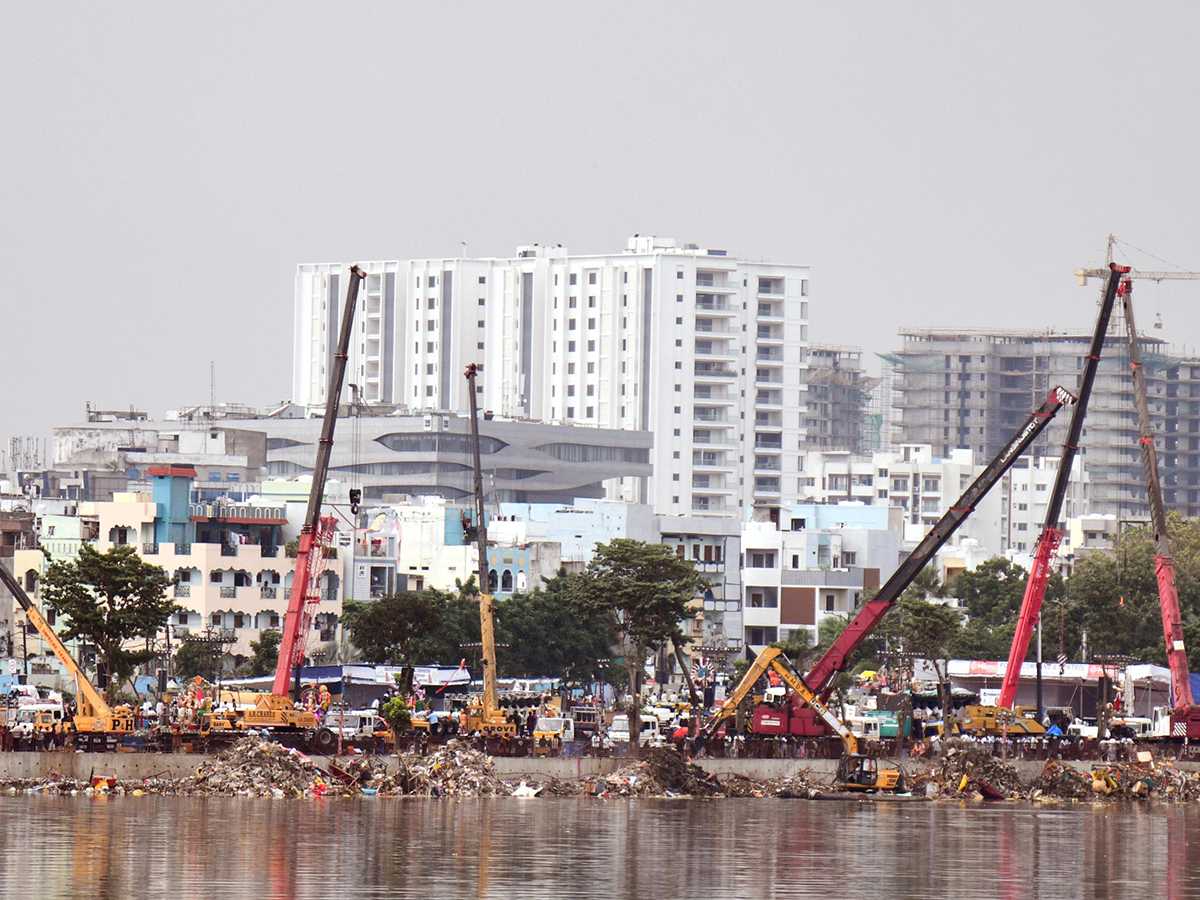 Grand Ganesh immersion celebrations on Necklace Road Hyderabad23