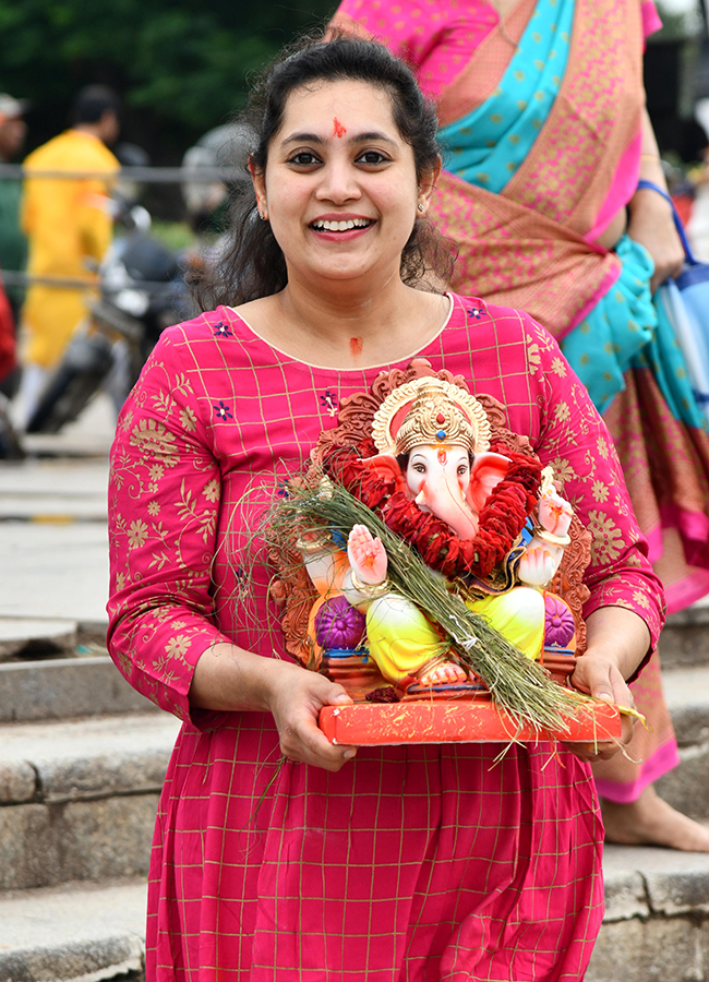 Grand Ganesh immersion celebrations on Necklace Road Hyderabad26