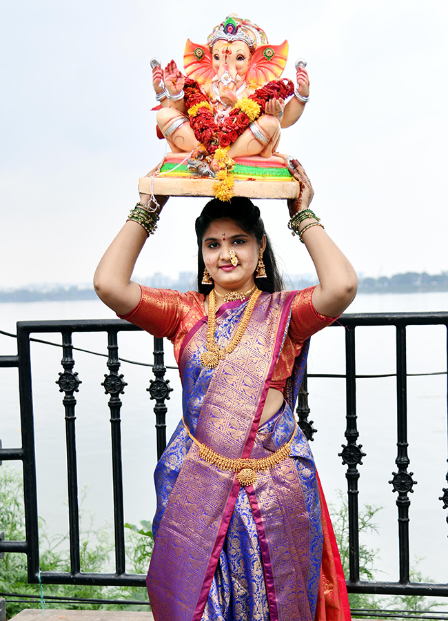 Grand Ganesh immersion celebrations on Necklace Road Hyderabad27
