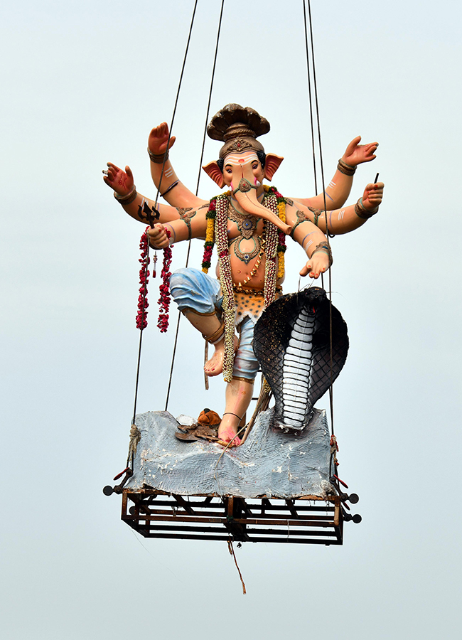 Grand Ganesh immersion celebrations on Necklace Road Hyderabad31