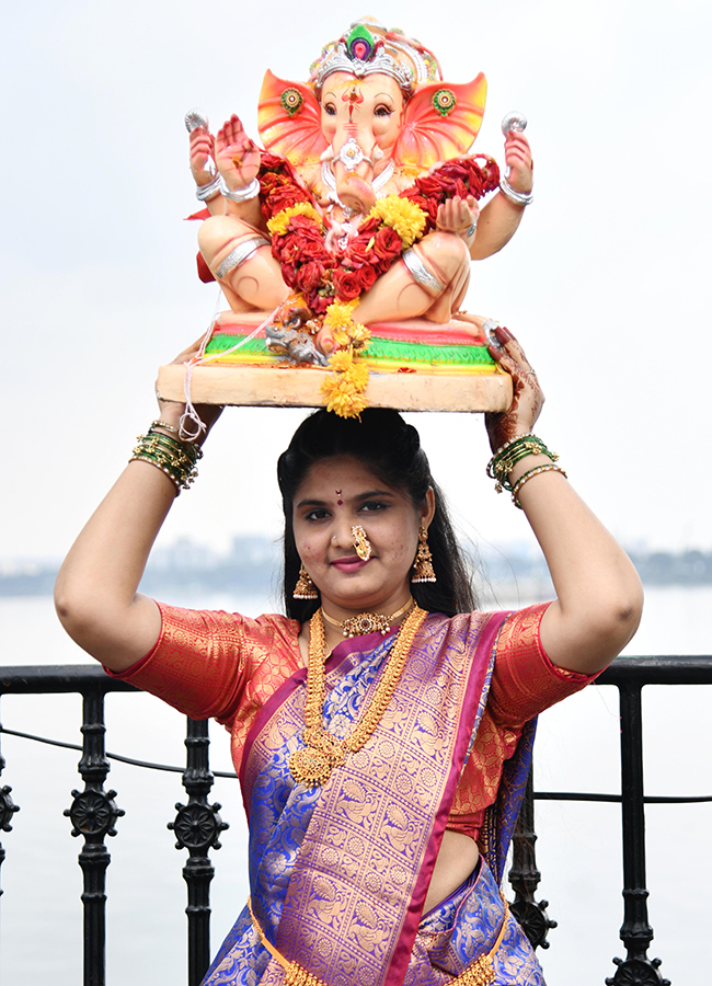Grand Ganesh immersion celebrations on Necklace Road Hyderabad33