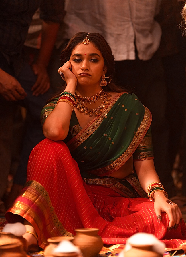 Keerthy Suresh Shared Esha Nagula Katta Meeda Song Working Stills10