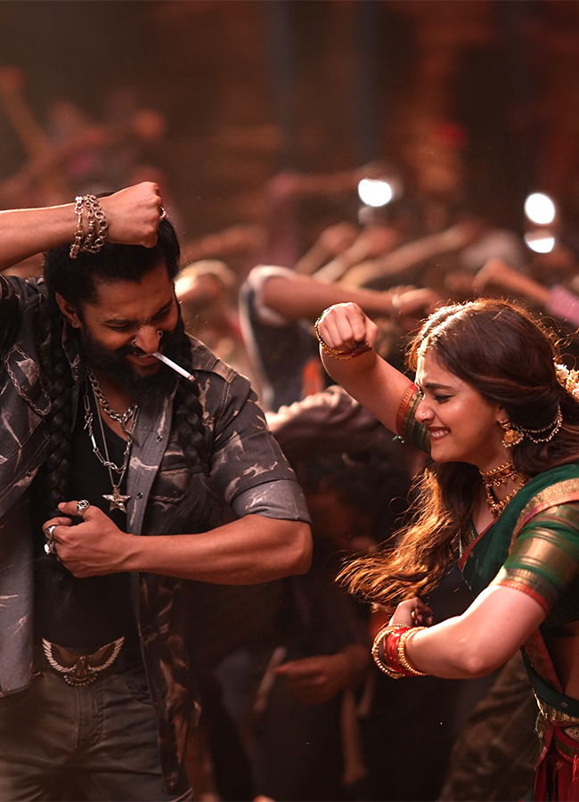 Keerthy Suresh Shared Esha Nagula Katta Meeda Song Working Stills14