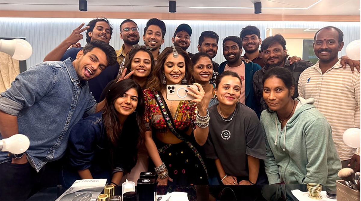 Keerthy Suresh Shared Esha Nagula Katta Meeda Song Working Stills9