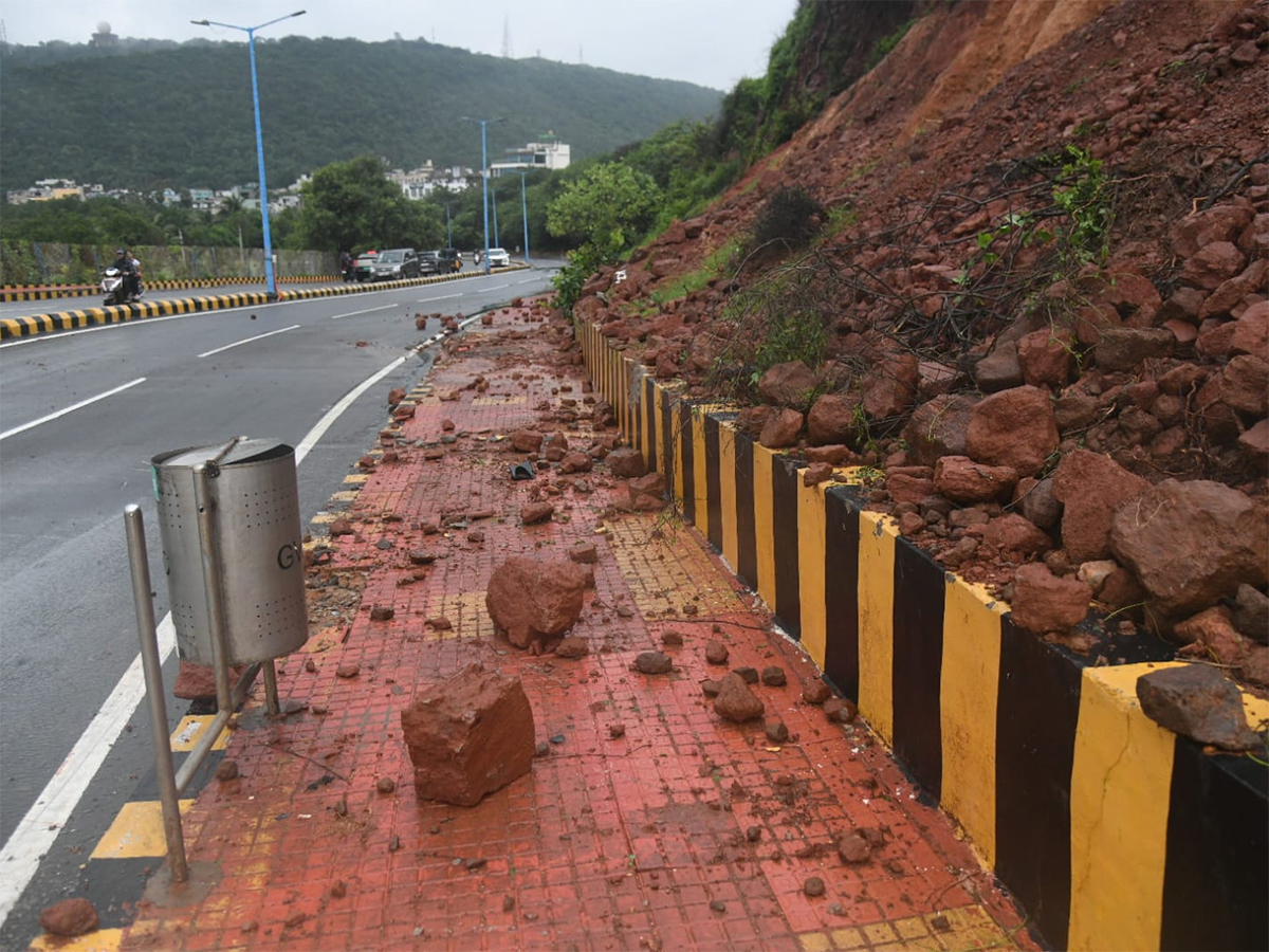 heavy rain in visakhapatnam today photos15
