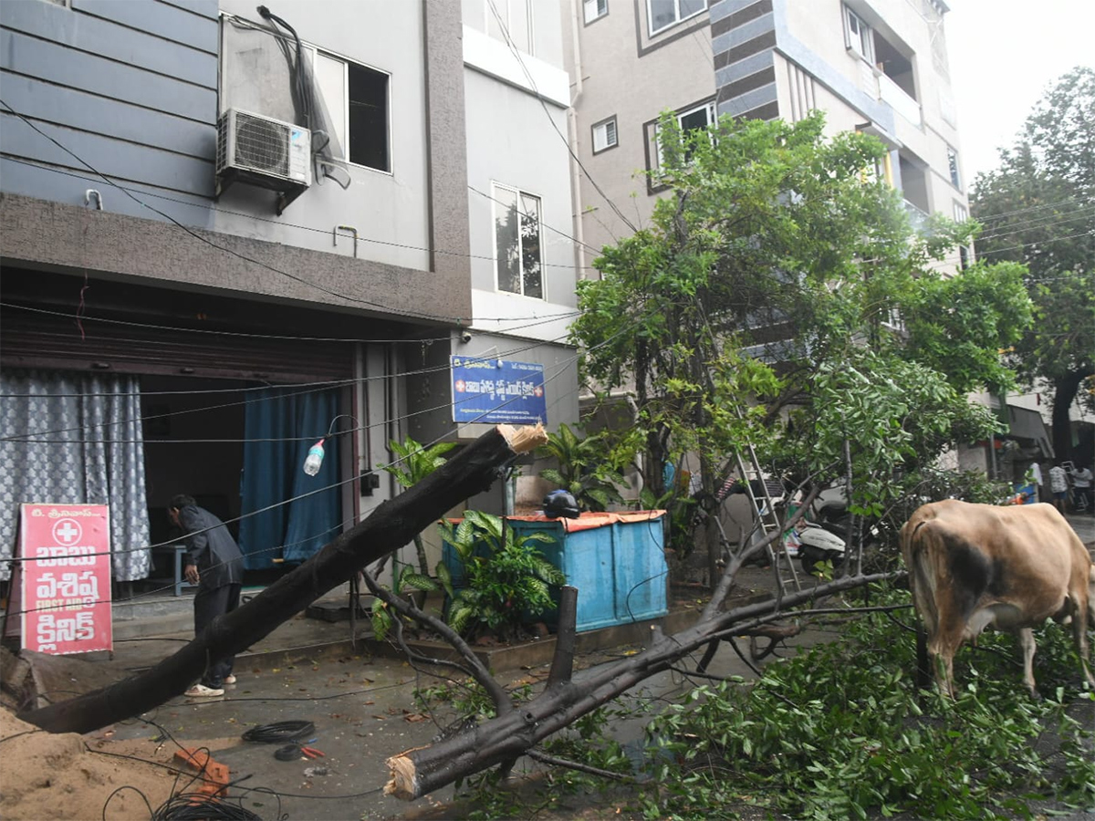heavy rain in visakhapatnam today photos16
