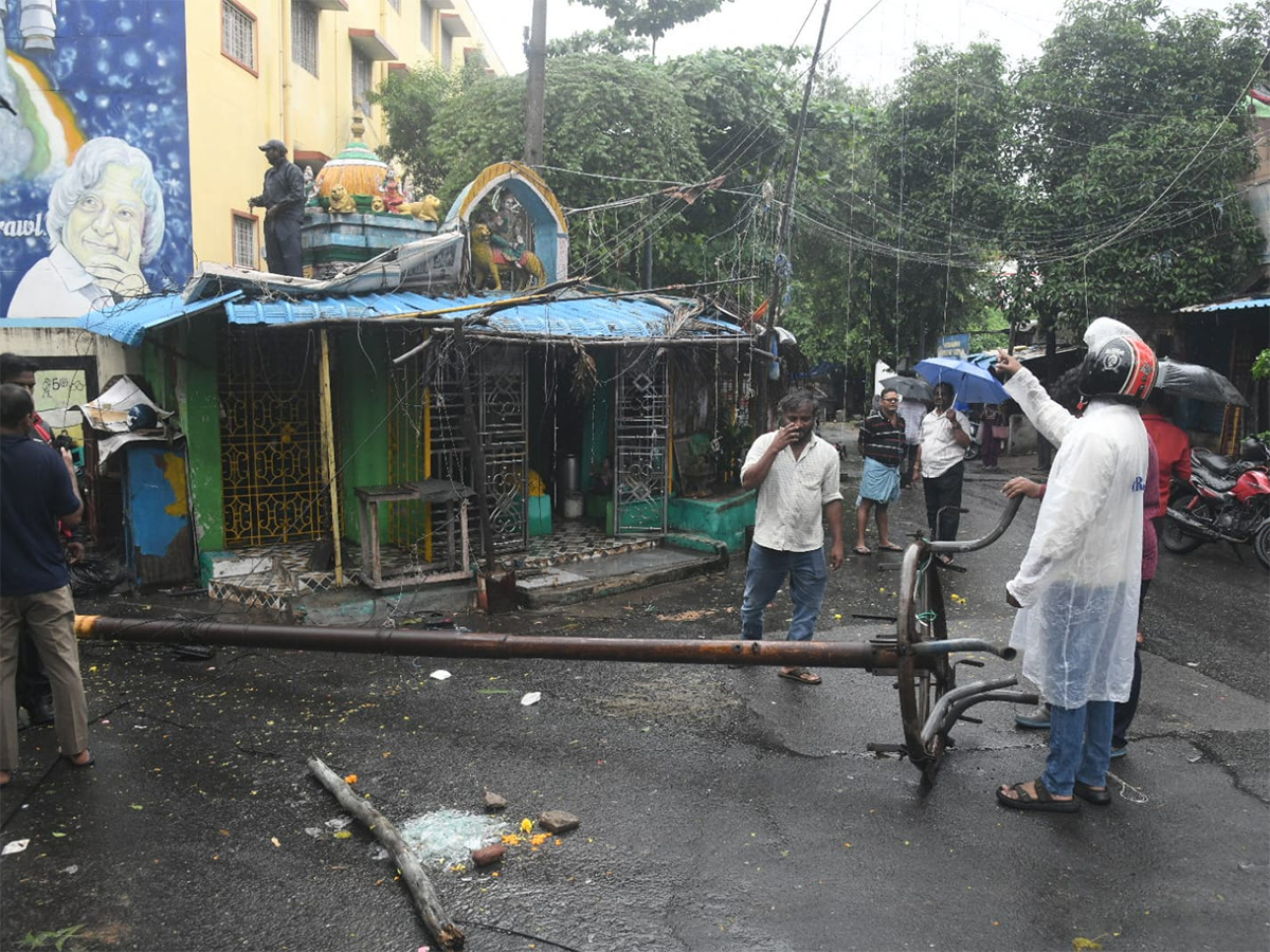 heavy rain in visakhapatnam today photos18