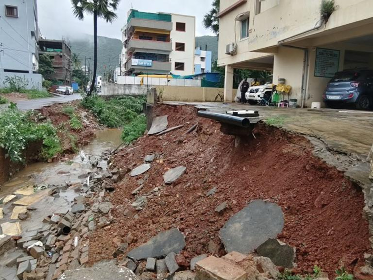 heavy rain in visakhapatnam today photos19