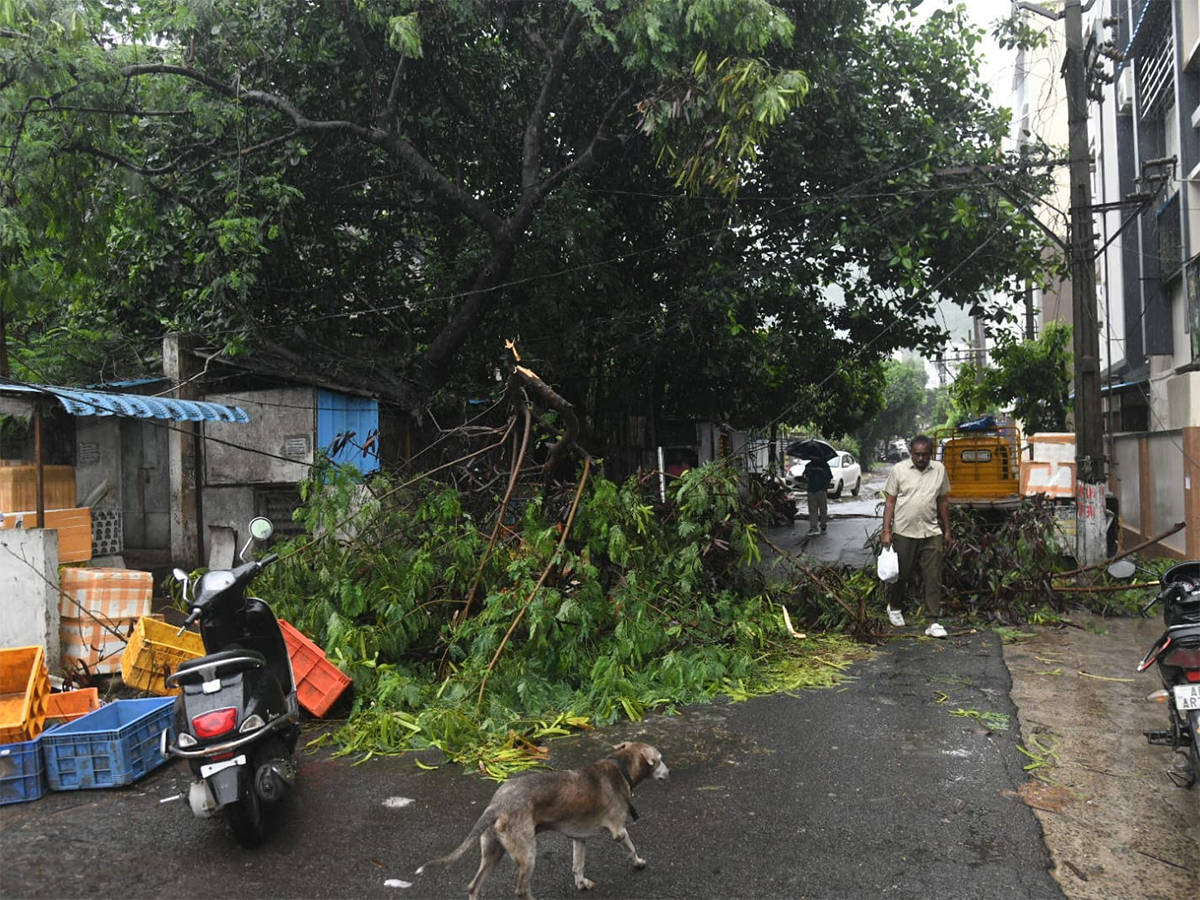 heavy rain in visakhapatnam today photos3