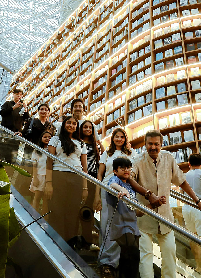 Mohan Babu Family’s Korea Trip (Photos)4