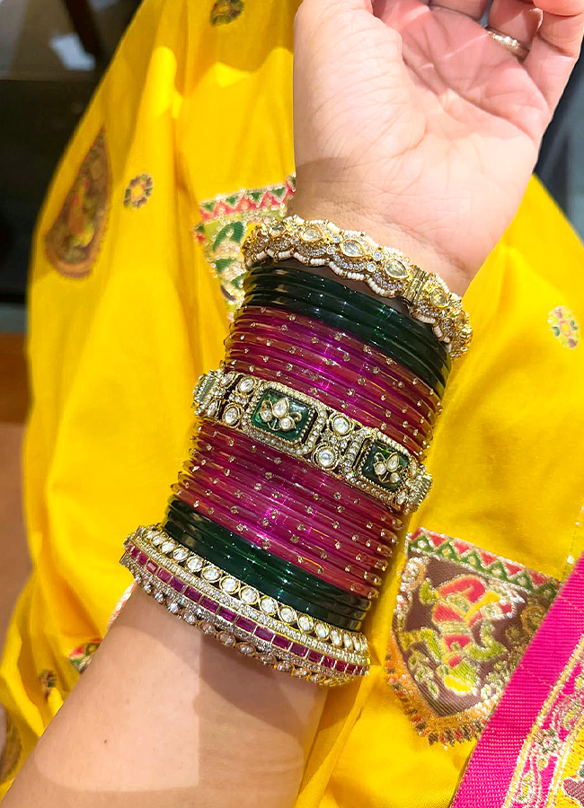 Tollywood Actress Pays Her Respects to Khairatabad Ganesh Photos7
