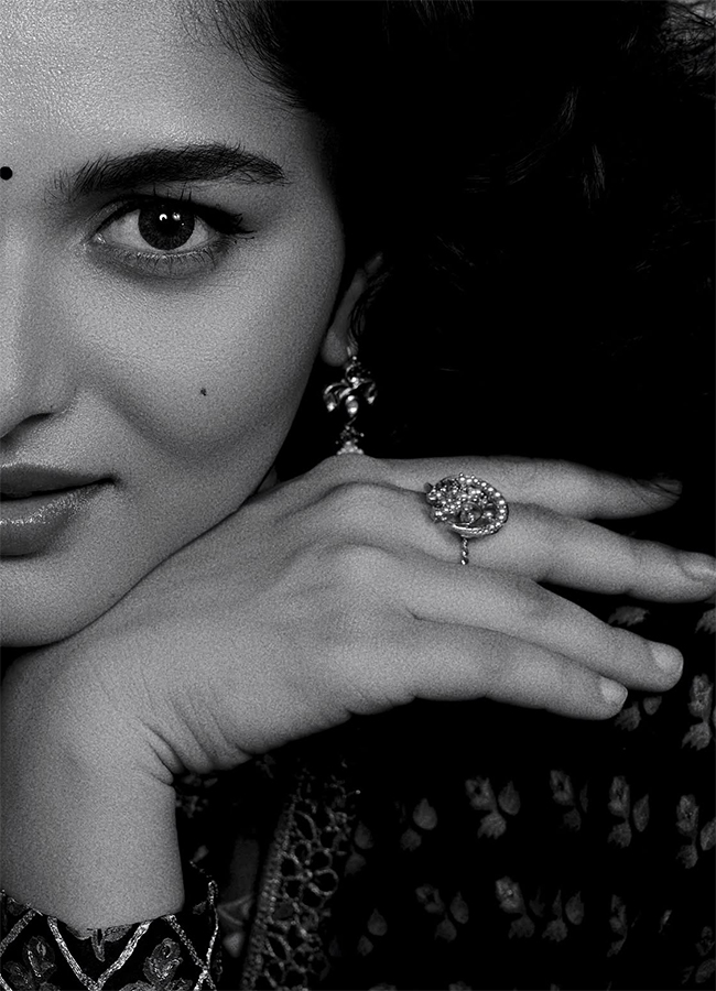 The Paradise Movie : Actress Kayadu Lohar Trending Now15