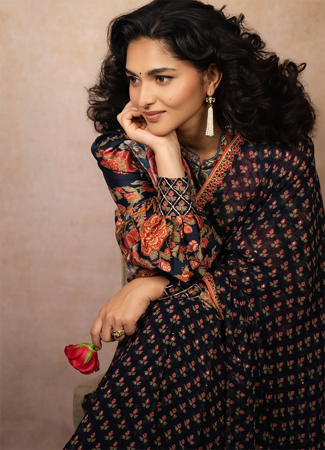 The Paradise Movie : Actress Kayadu Lohar Trending Now17