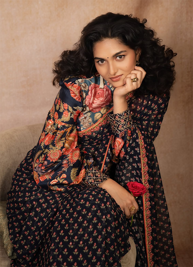 The Paradise Movie : Actress Kayadu Lohar Trending Now10