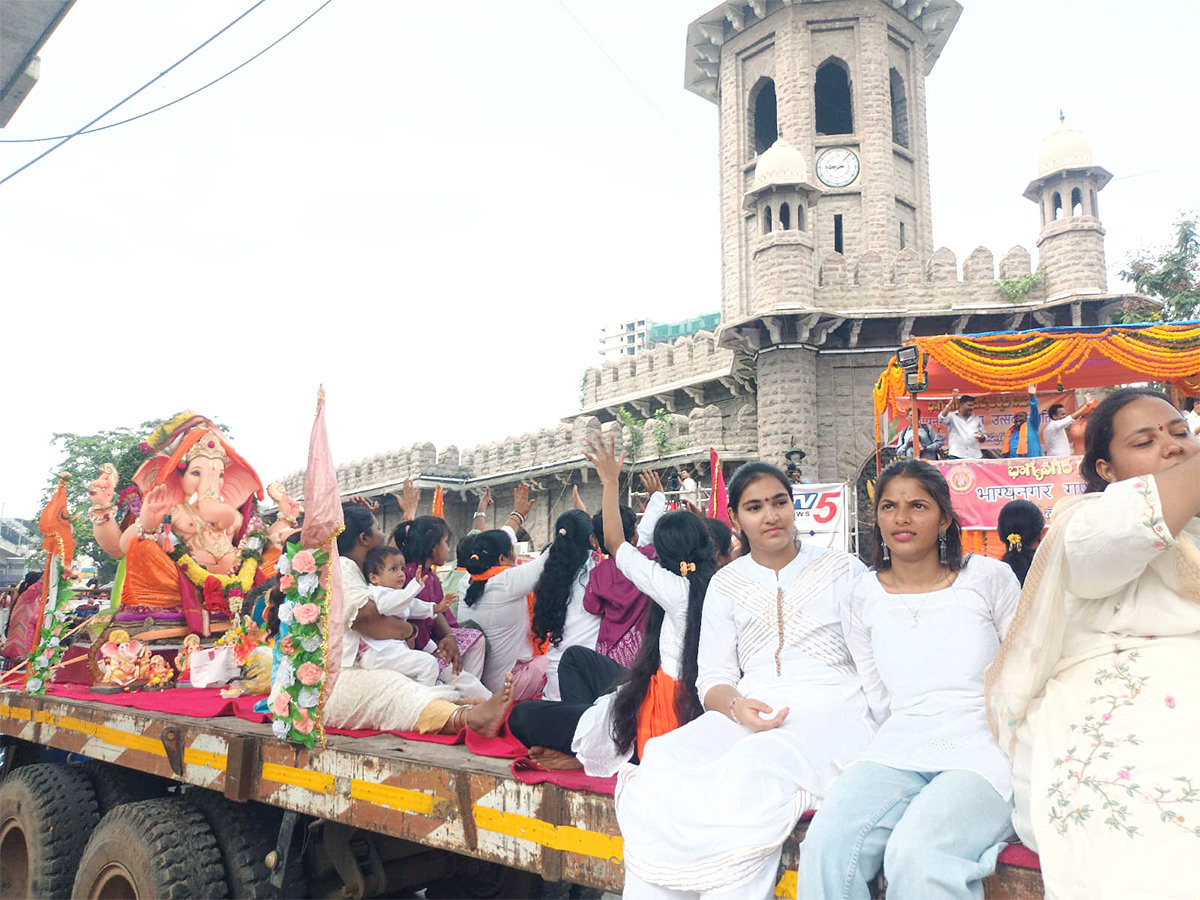 Ganesh Immersion Festivities in Hyderabad Photos15