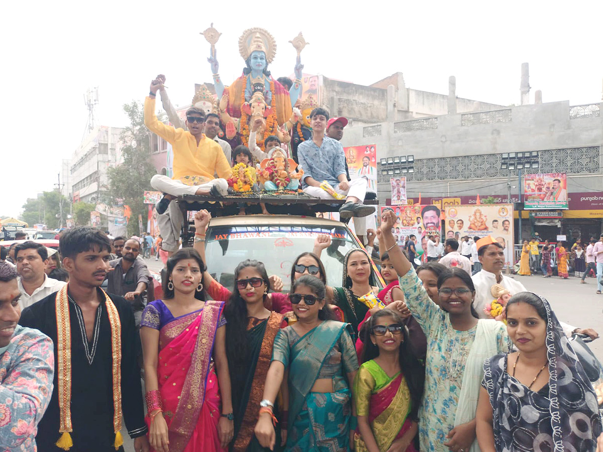 Ganesh Immersion Festivities in Hyderabad Photos4