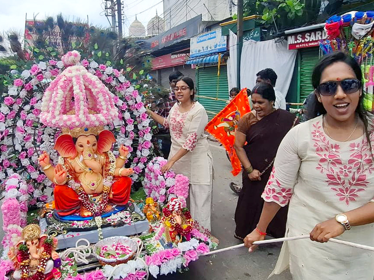 Ganesh Immersion Festivities in Hyderabad Photos5