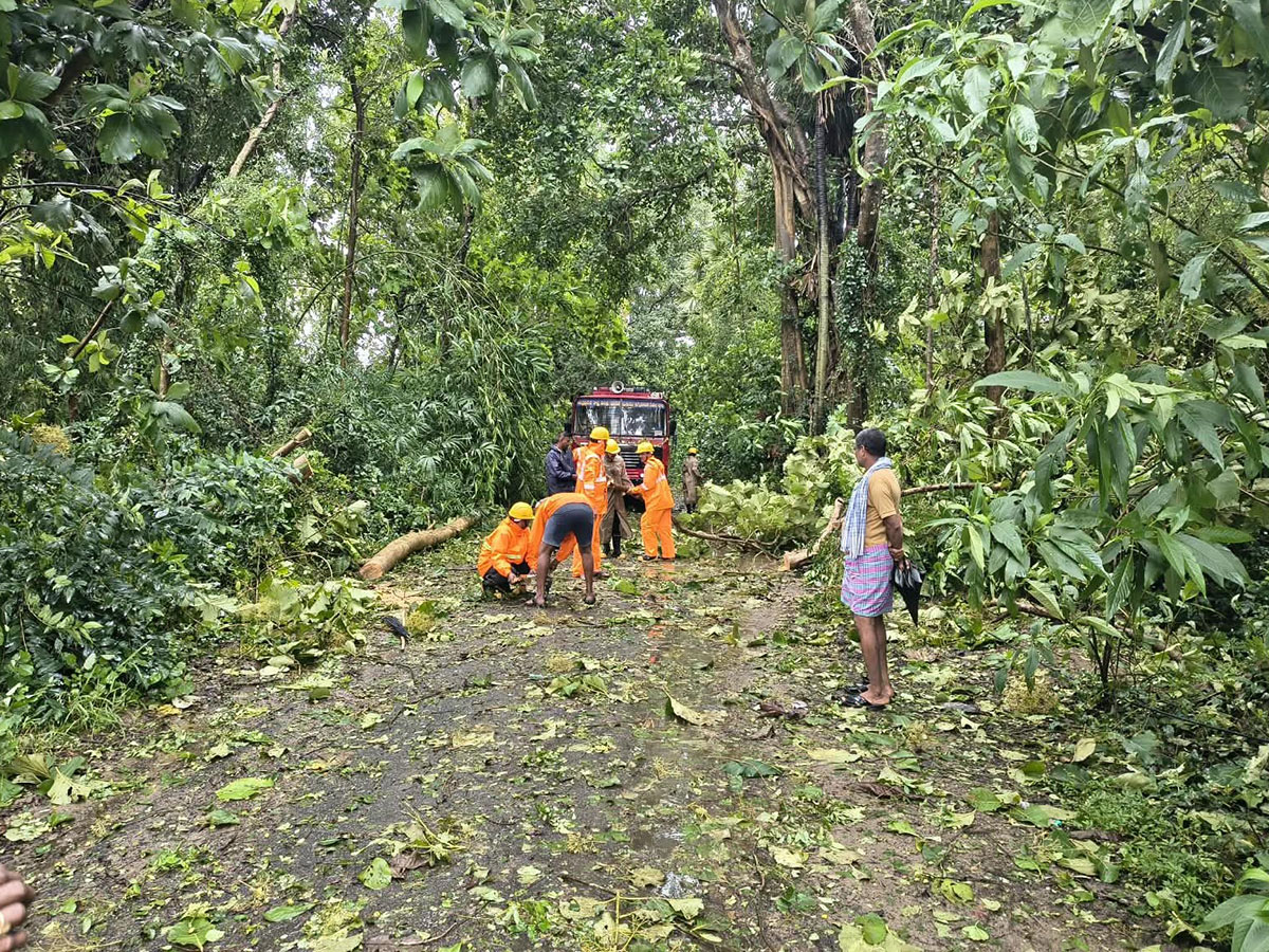 heavy rain in srikakulam Photo Gallery19
