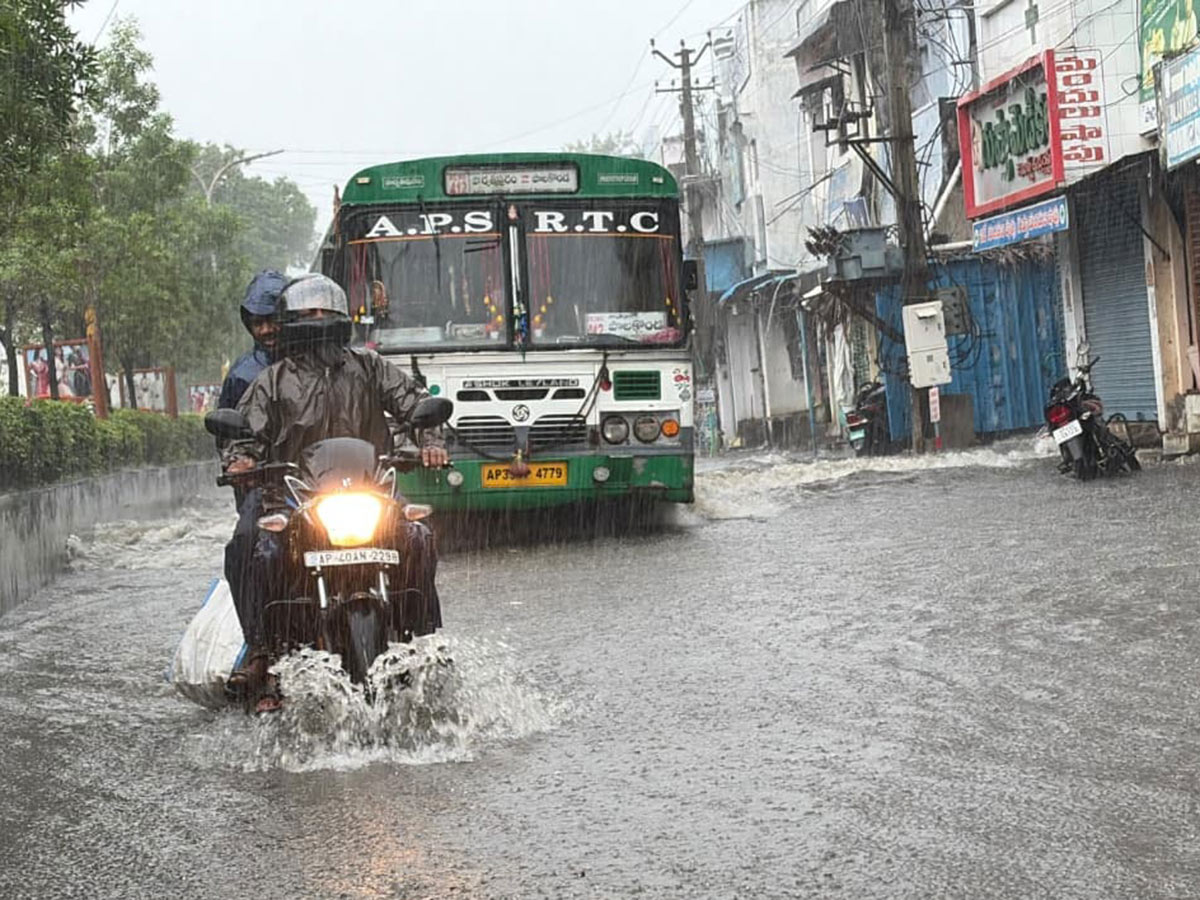 heavy rain in srikakulam Photo Gallery35