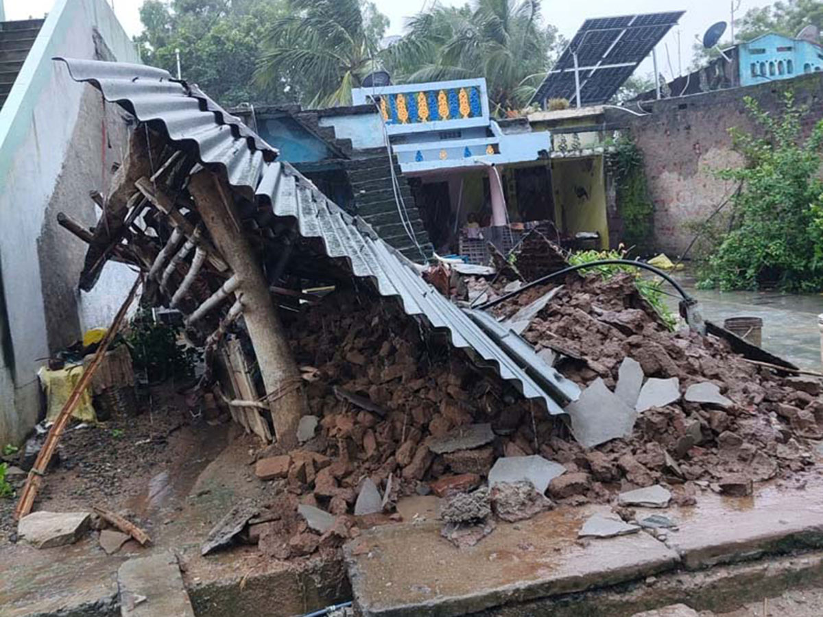 heavy rain in srikakulam Photo Gallery36