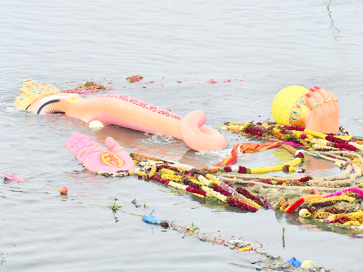 Khairatabad Maha Ganesh Immersion Scenes Photos13