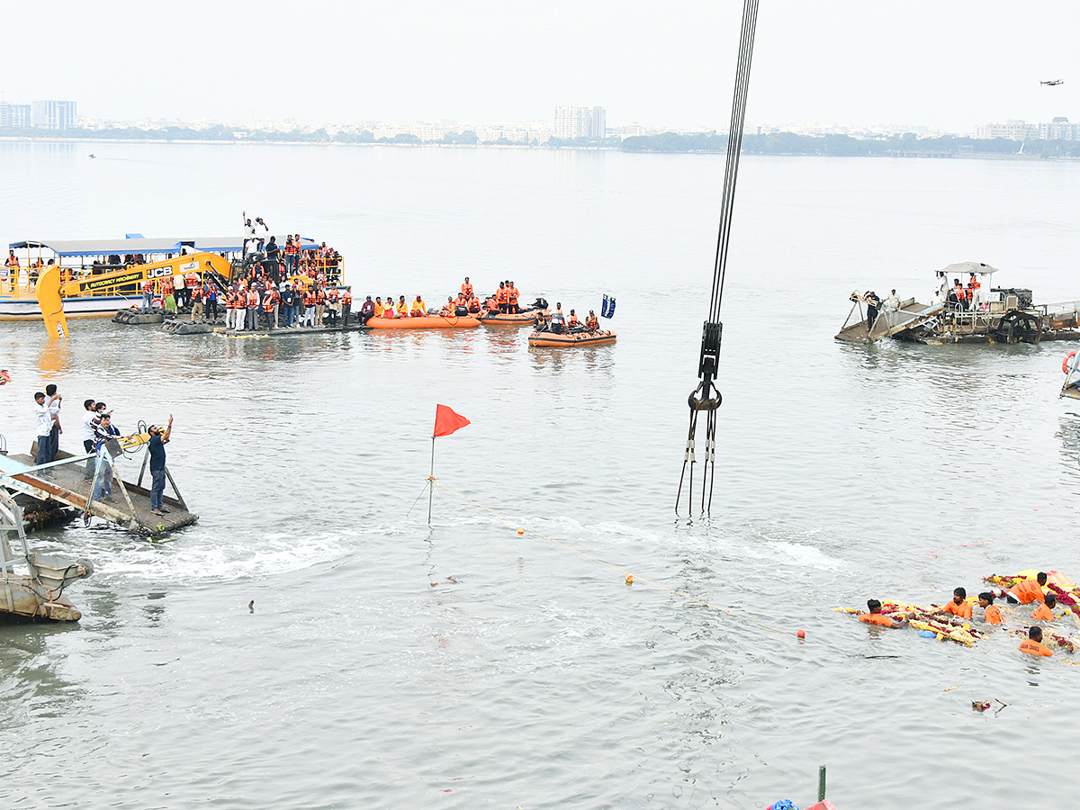 Khairatabad Maha Ganesh Immersion Scenes Photos14