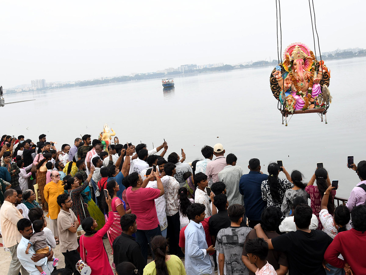 Tank Bund Ganesh Nimajjanam 2026 photos13
