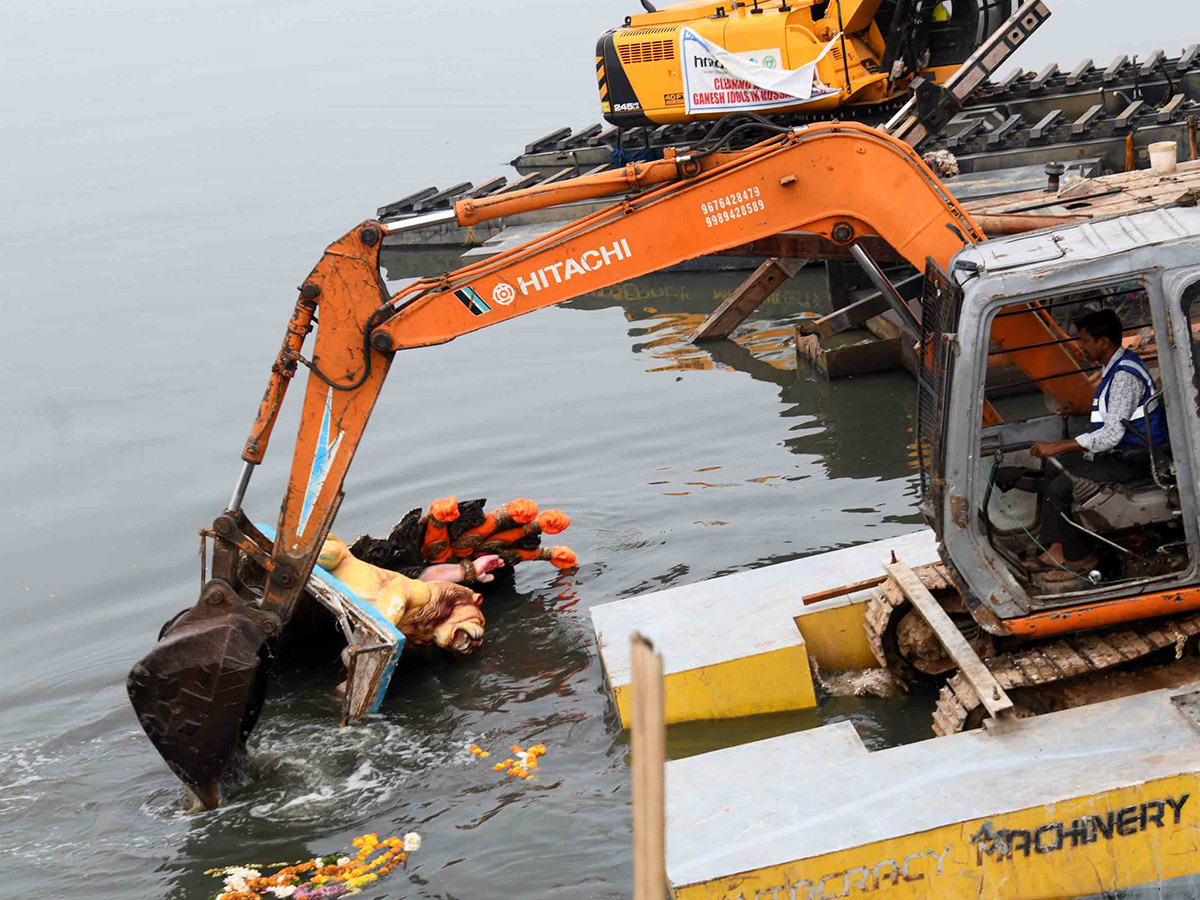 Tank Bund Ganesh Nimajjanam 2026 photos17