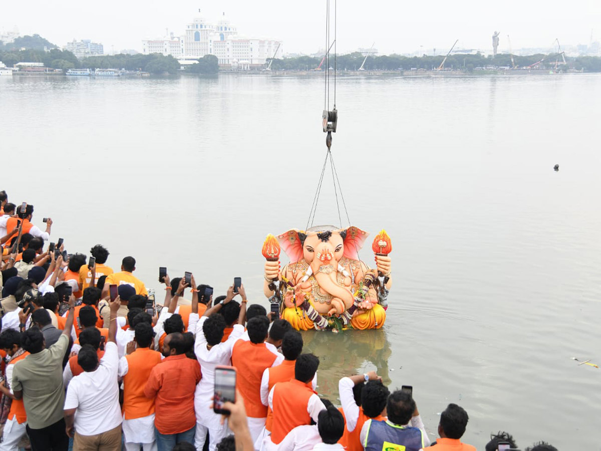 Tank Bund Ganesh Nimajjanam 2026 photos8